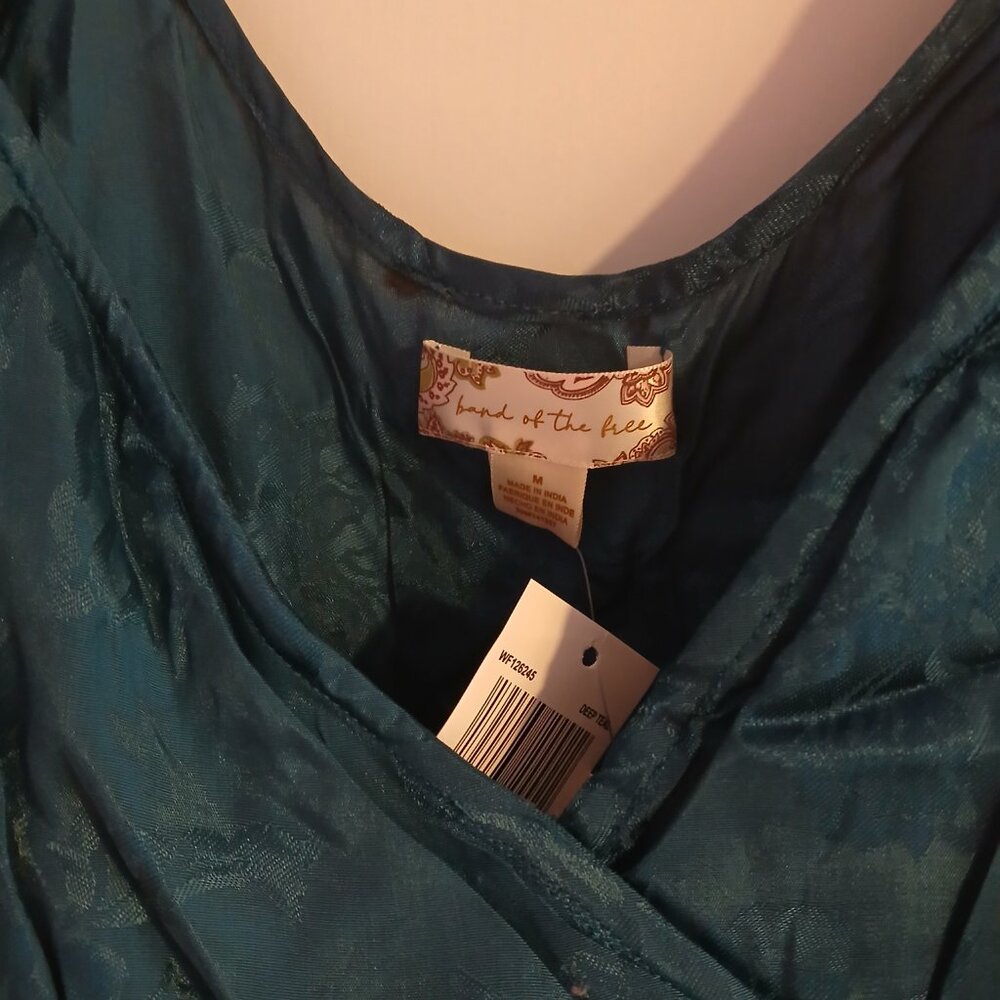 Band of the Free Women's Camille Crossover Crop Top SZ M NWT Teal - Picture 3 of 13